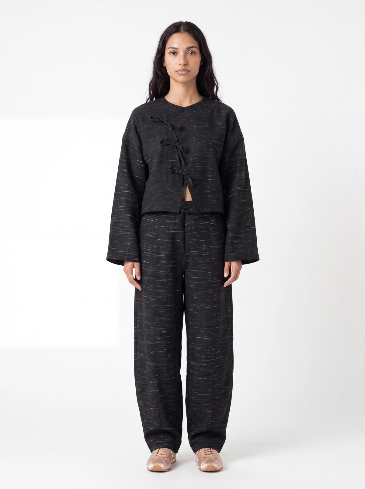 Relaxed Trousers – Horseshoe Fit – Black Linen